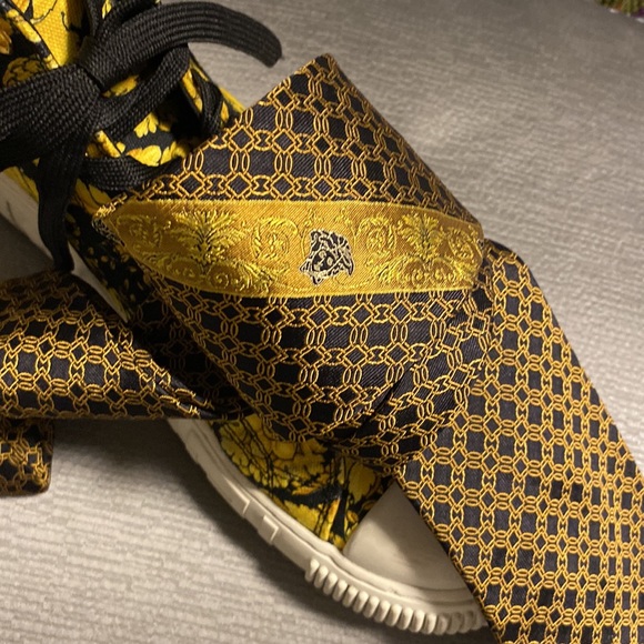 Elegant vintage Versace - Picture 4 of 6